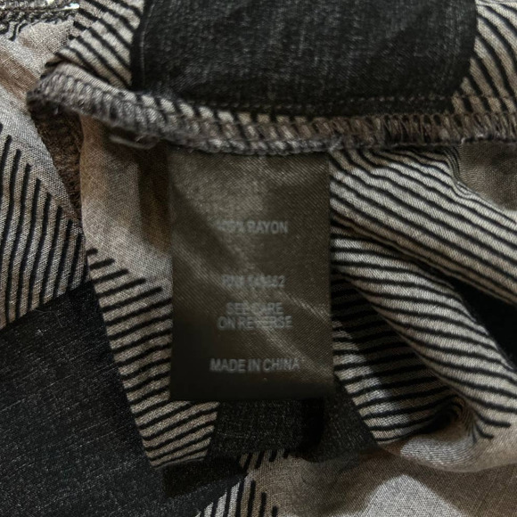 Torrid Buffalo Check Black Gray Long Sleeve Boho Shirt 4 Button Front Indie Blk - Picture 7 of 14